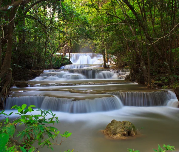 Cachoeira e fluxo azul — Fotografia de Stock