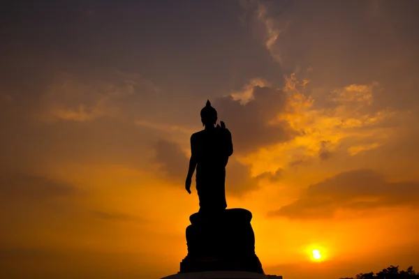 Oude Boeddha bij zonsondergang — Stockfoto