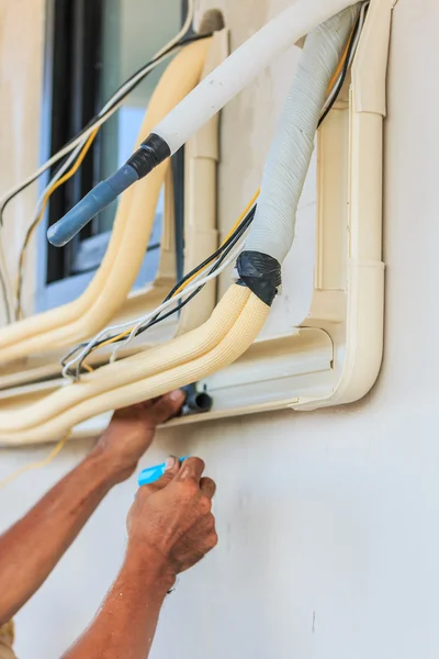 Preparación de la instalación de aire acondicionado —  Fotos de Stock