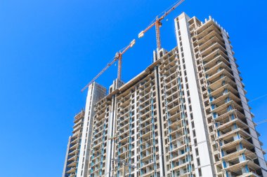 Vinçli inşaat alanı