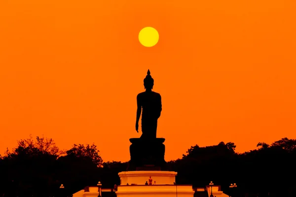 Thailand Boeddha op zonsondergang — Stockfoto