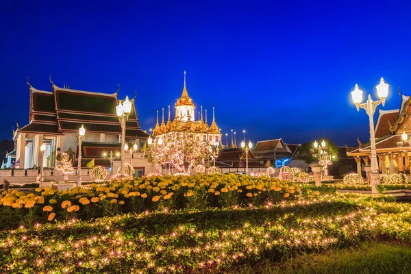 Temple thaïlandais Wat Rachanadda — Photo