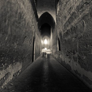 Tünel geçit Myanmar 