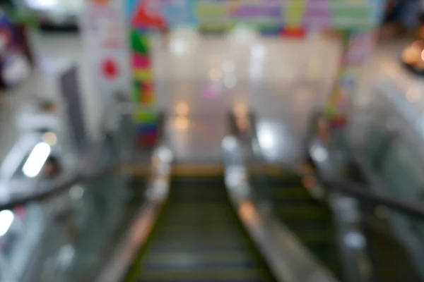 Escaleras mecánicas en el centro comercial —  Fotos de Stock