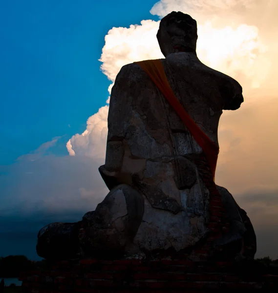 Sculpture dans le vieux temple — Photo