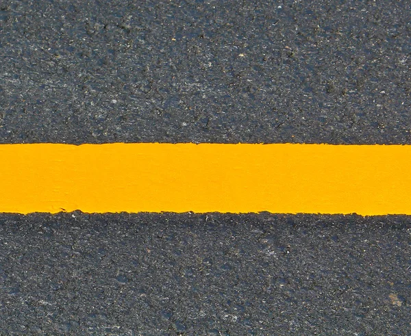 Yellow line Asphalt — Stock Photo, Image