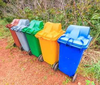 Konteyner geri dönüşüm çöp kutusu