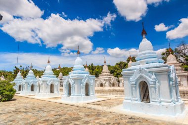 Simgesel Yapı Kuthodaw Tapınağı