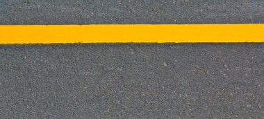 Sarı çizginin asfalt 
