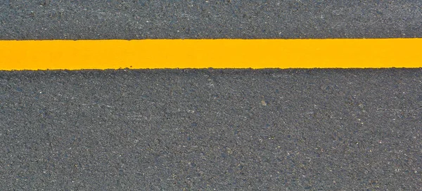 Yellow line Asphalt — Stock Photo, Image