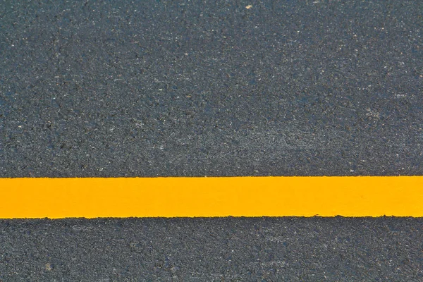 Yellow line Asphalt — Stock Photo, Image