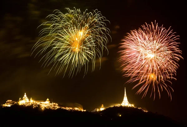 Fuegos artificiales en Phetchaburi anual —  Fotos de Stock