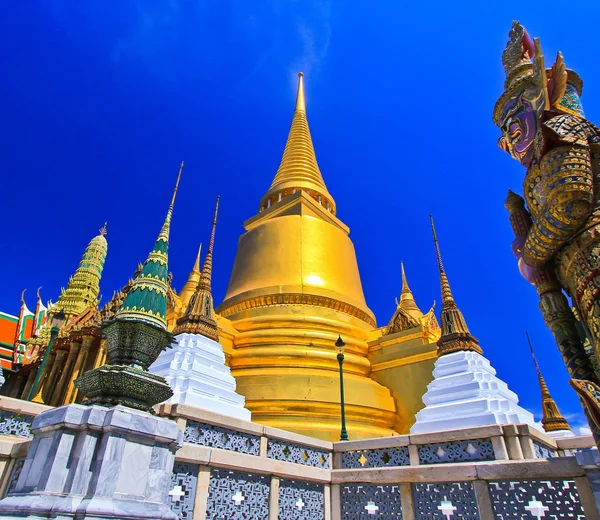 Templo de Wat Phra Kaew —  Fotos de Stock