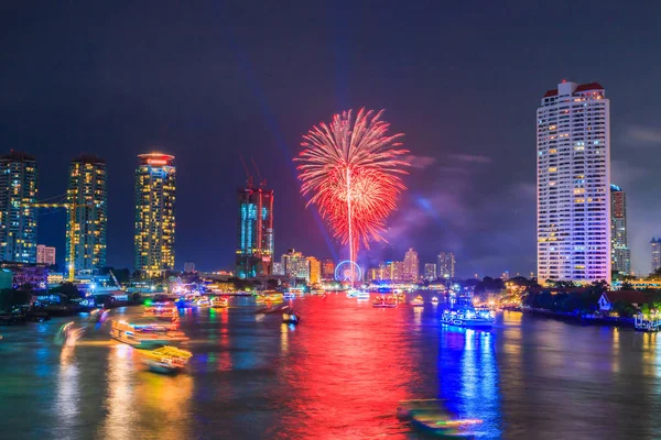 Fuegos artificiales en Bangkok — Foto de Stock