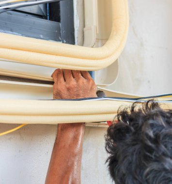 Teknisyen yükleme Klima