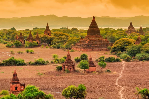 Bagan - velho Pagode na cidade de Bagan — Fotografia de Stock