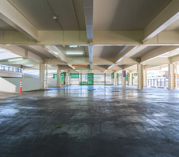 Edificio estacionamiento — Foto de Stock