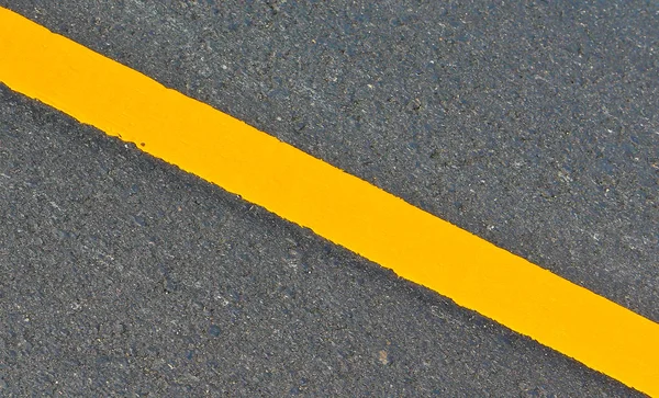 Yellow road marking — Stock Photo, Image