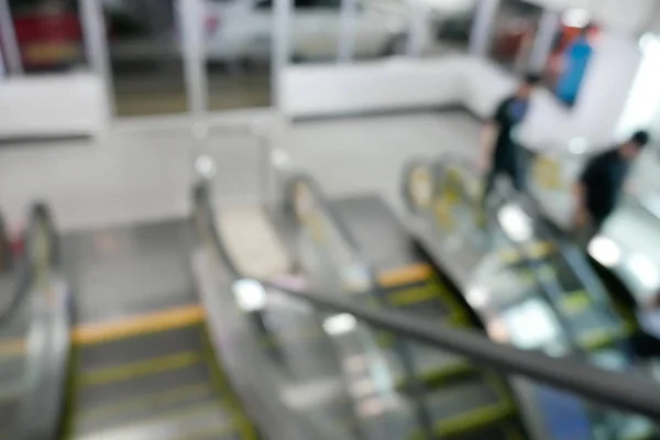 Escalera mecánica vacía en el centro comercial —  Fotos de Stock