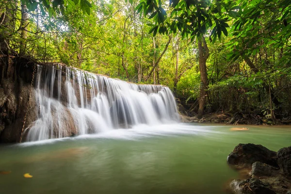 Waterval (Huay Mae Kamin waterval) — Stockfoto