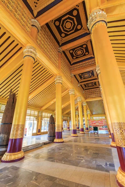 Inside of Kambawza Thardi Palace — Stock Photo, Image