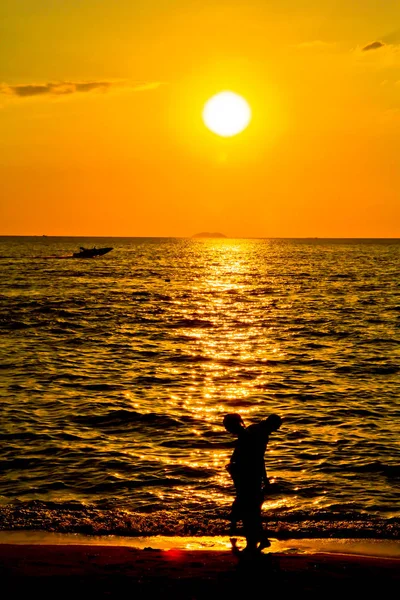 Hombre que monta la vespa del agua — Foto de Stock