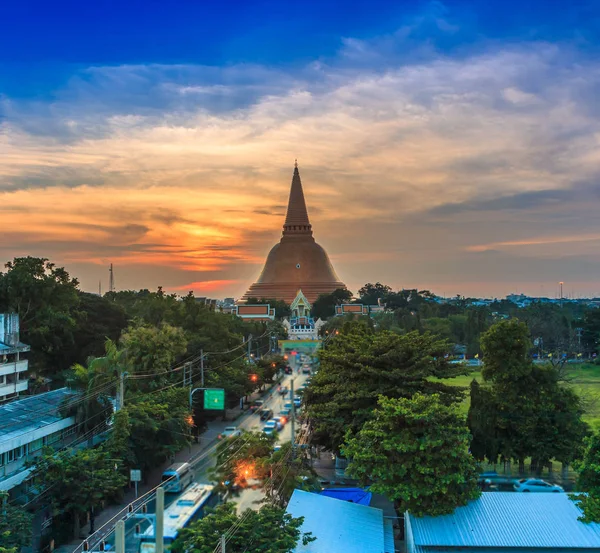 Golden pagoda Phra Pathom Chedi — Stok fotoğraf