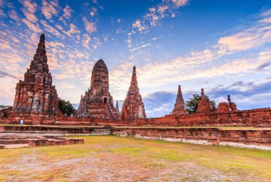 Eski tapınak wat Chaiwatthanaram 