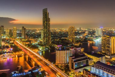 gün batımında Bangkok Cityscape