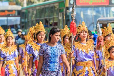 koordinasyon geçit töreninde katılan yeni başlayanlar