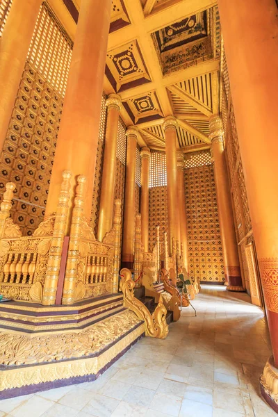 Interior of Kambawza Thardi Palace — Stock Photo, Image