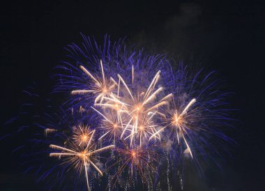 parlak renkli havai fişek