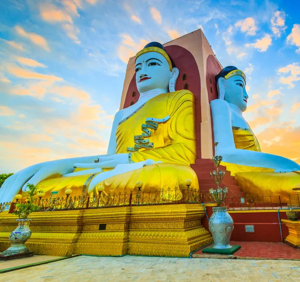 Kyaik Pun Pagoda monastery — Stock Photo, Image