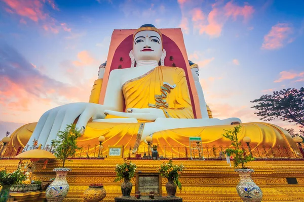 Klášter Kyaik Pun Pagoda — Stock fotografie