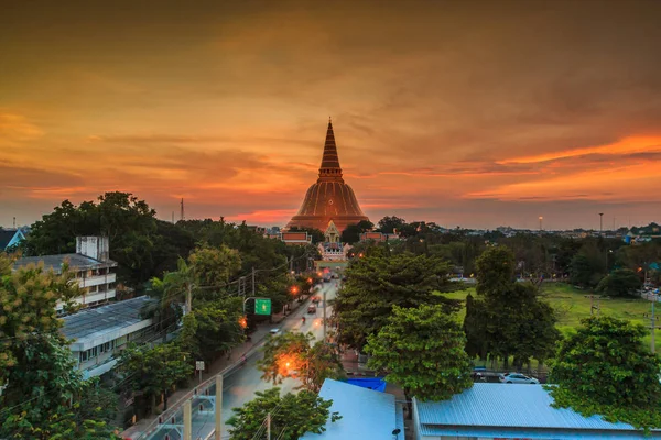 Golden pagoda Phra Pathom Chedi — Stok fotoğraf