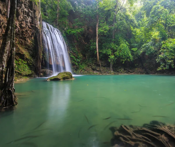 Erawan vattenfall i kanchanaburi — Stockfoto