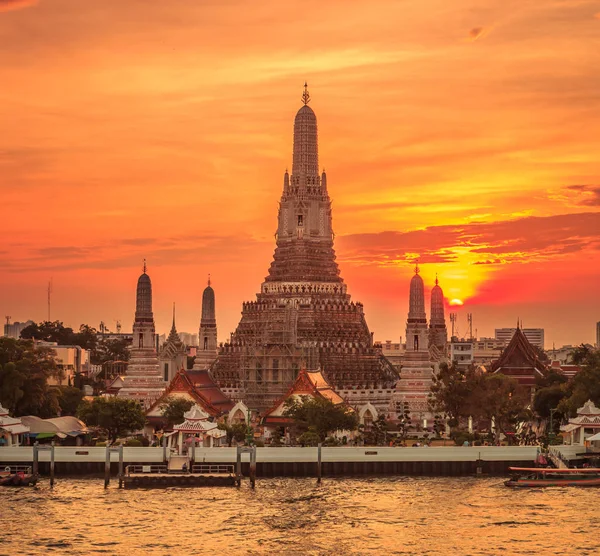 Templo de Wat Arun em Bangkok — Fotografia de Stock