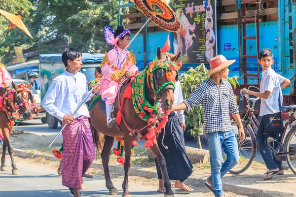 Teil der Ordination in Mandalay, Myanmar — Stockfoto