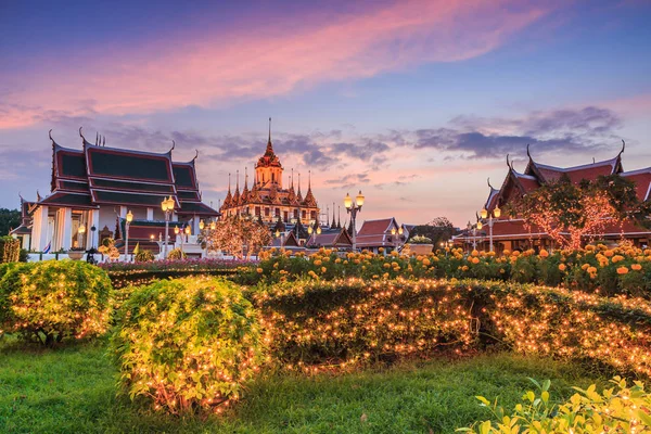 Thailändska templet Wat Rachanadda — Stockfoto
