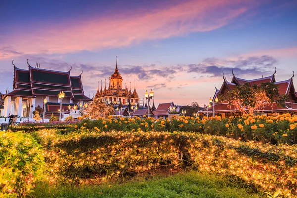 Thailändischer Tempel wat rachanadda — Stockfoto