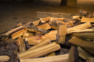 Odun yakıt olarak kullanılır