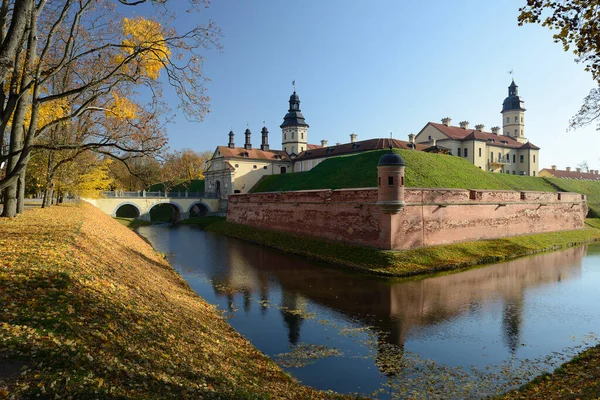 Μεσαιωνικό Κάστρο Στο Nesvizh Περιφέρεια Μινσκ Λευκορωσία — Φωτογραφία Αρχείου