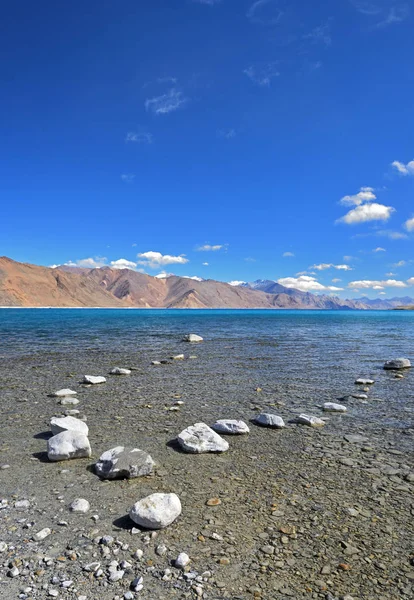 Image Pangong Lake Pebbles Arranged Foreground — Stock Photo, Image