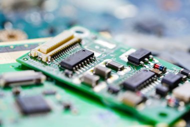 E-atık elektronik, bilgisayar devresi işlemci çip anakart çekirdek işlemci elektronik cihaz : veri kavramı, donanım, teknisyen ve teknoloji