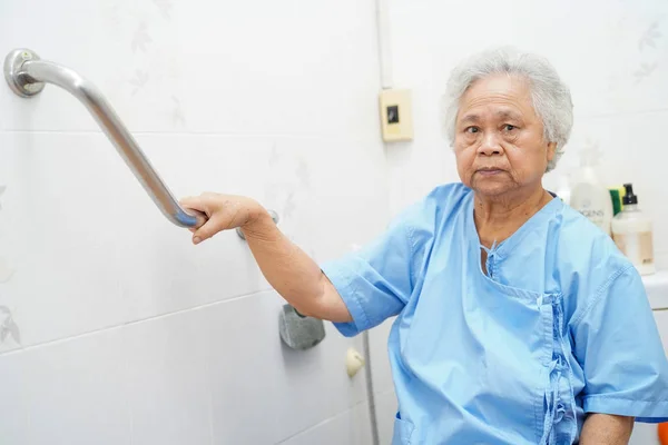 Asiático Seniores Idosos Idosa Senhora Paciente Uso Banheiro Banheiro Alça — Fotografia de Stock