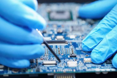 Asya Teknisyen tamir mikro devre ana kart bilgisayar elektronik teknolojisi : donanım, cep telefonu, yükseltme, temizlik kavramı