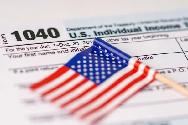 Formularz Deklaracji Podatkowej 1040 Flagą Usa Usa Dochody Indywidualne — Zdjęcie stockowe