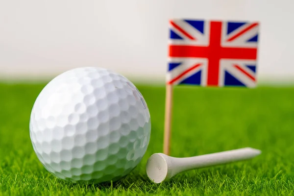 Golf Ball United Kingdom Flag Green Lawn Field Most Popular — Stock Photo, Image