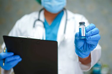 Roman Coronavirus (2019-nCoV) Covid-19 aşı geliştirme medikal şırınga ile zatürree hastalarını tedavi etmek için. 