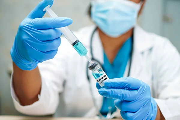 Nuevo Desarrollo Vacuna Covid Contra Coronavirus Médico Con Jeringa Para — Foto de Stock